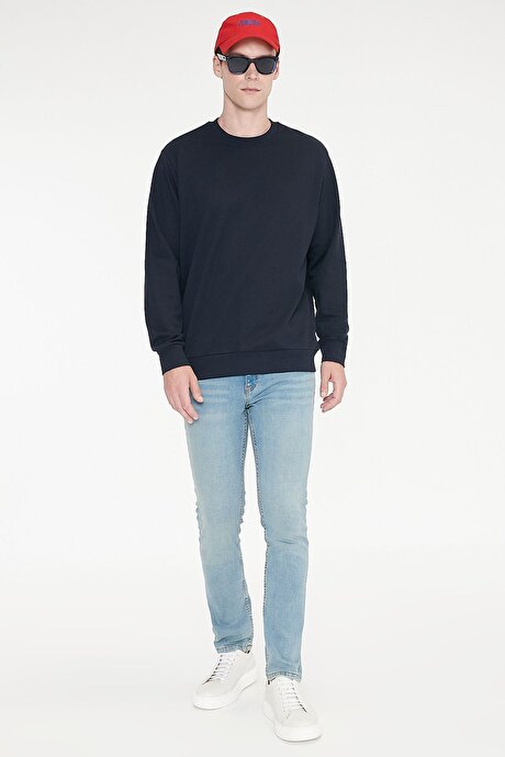 Pamuklu Standart Fit Normal Kesim 2 İplik Bisiklet Yaka Lacivert Sweatshirt resmi