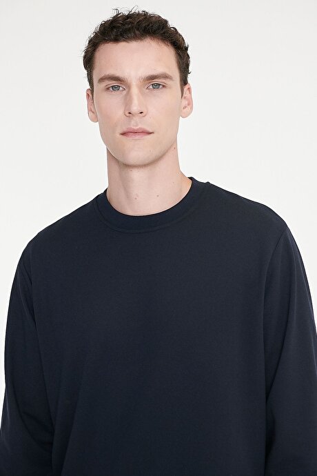 Pamuklu Standart Fit Normal Kesim 2 İplik Bisiklet Yaka Lacivert Sweatshirt resmi