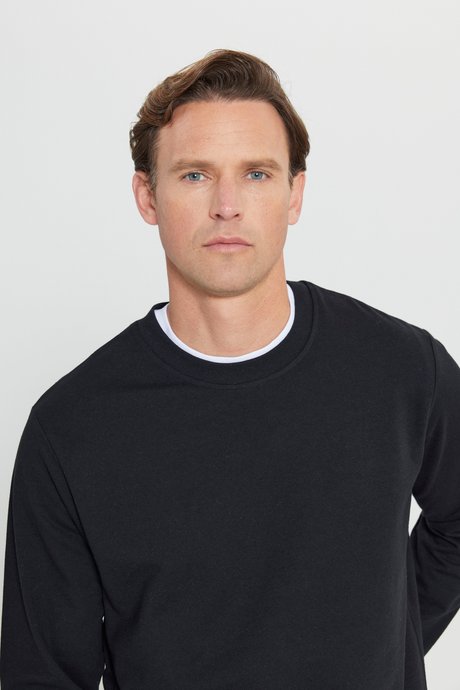 Pamuklu Standart Fit Normal Kesim 2 İplik Bisiklet Yaka Siyah Sweatshirt resmi