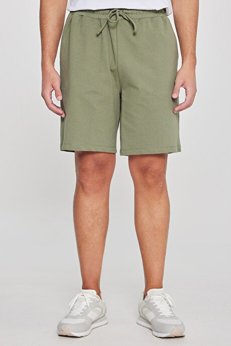 Pamuklu Rahat Nefes Alabilen 2 İplik Cepli Örme Standart Fit Haki Şort resmi