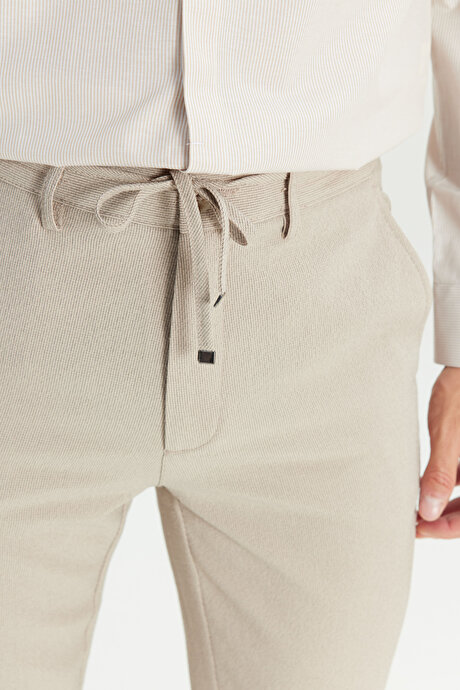 Slim Fit Dar Kesim Beli Bağlamalı Çizgili Yan Cepli Casual Jogger Bej Pantolon resmi