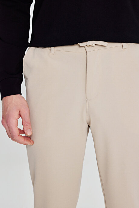 Slim Fit Dar Kesim Beli Bağlamalı Yan Cepli Casual Jogger Bej Pantolon resmi