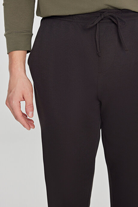 Pamuklu Standart Fit Normal Kesim Beli Lastikli Diagonal Desenli Örme Kahverengi Pantolon resmi