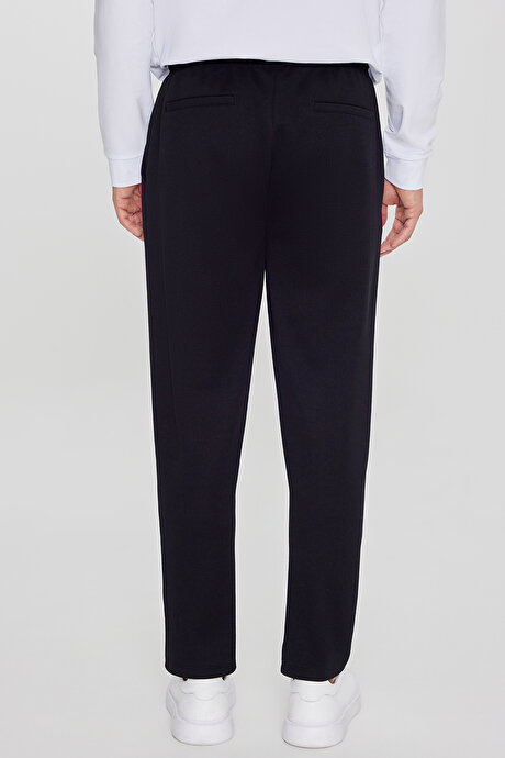 Pamuklu Standart Fit Normal Kesim Beli Lastikli Diagonal Desenli Örme Siyah Pantolon resmi