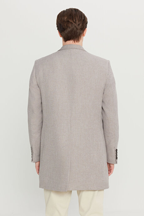 Standart Fit Normal Kesim Mono Yaka Armürlü Kapak Cepli Bej Palto resmi