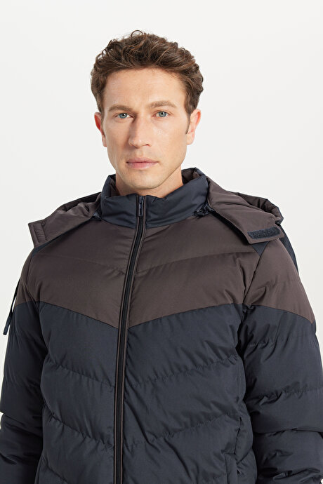 Standart Fit Normal Kesim Dik Yaka Kapüşonlu Yan Cepli Lacivert-Kahverengi Kaban resmi