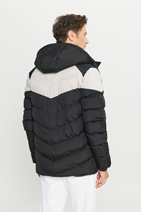 Standart Fit Normal Kesim Dik Yaka Kapüşonlu Yan Cepli Siyah-Bej Kaban resmi