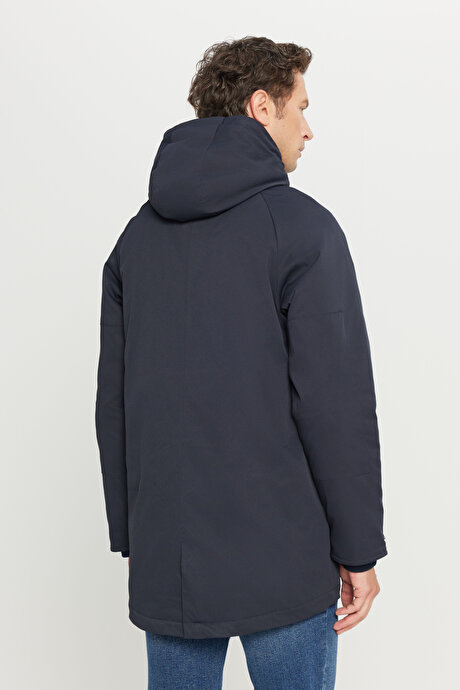Standart Fit Normal Kesim Kapüşonlu Dik Yaka Yan Cepli Lacivert Kaban resmi
