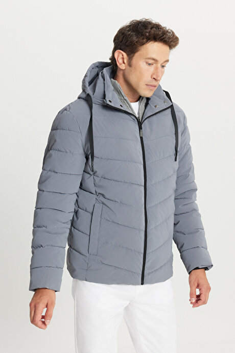 Standart Fit Normal Kesim Dik Yaka Kapüşonlu Yan Cepli Gri Kaban resmi