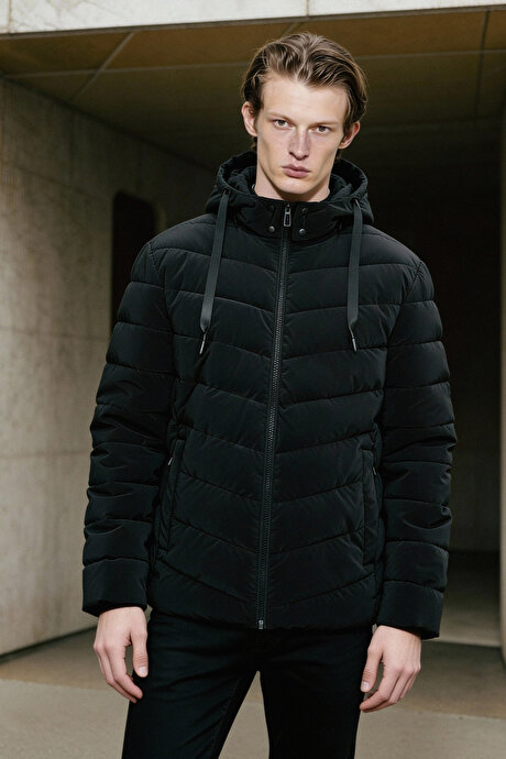 Standart Fit Normal Kesim Dik Yaka Kapüşonlu Yan Cepli Siyah Kaban resmi