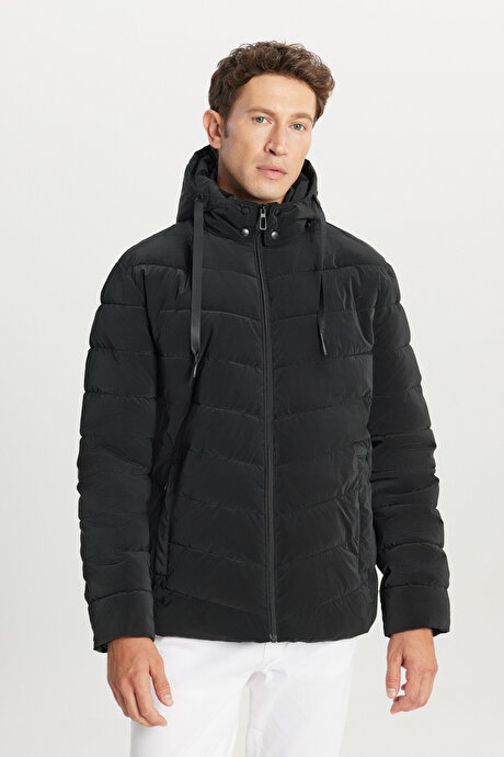 Standart Fit Normal Kesim Dik Yaka Kapüşonlu Yan Cepli Siyah Kaban resmi