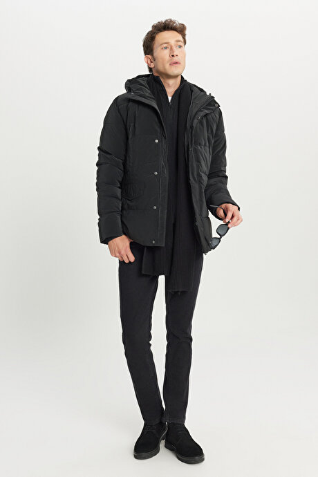 Standart Fit Normal Kesim Dik Yaka Kapüşonlu Kapak Cepil Siyah Kaban resmi