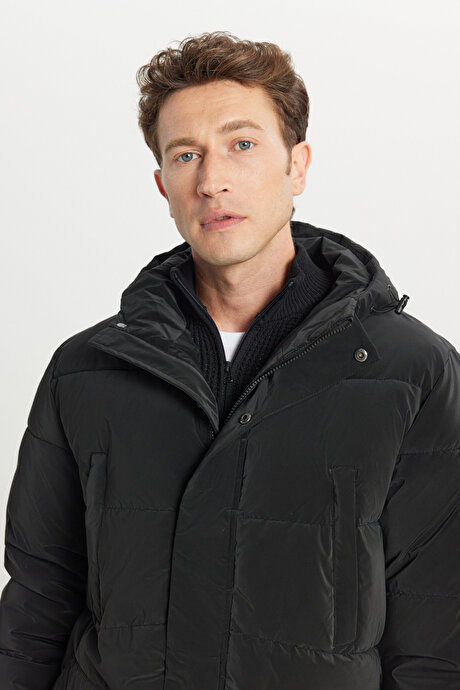 Standart Fit Normal Kesim Dik Yaka Kapüşonlu Kapak Cepil Siyah Kaban resmi