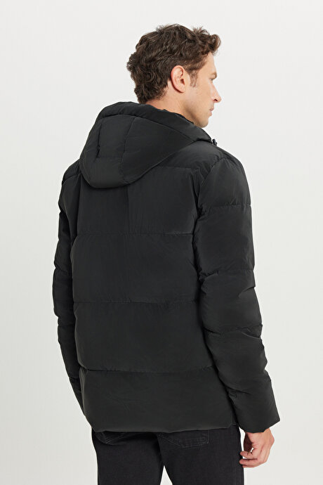 Standart Fit Normal Kesim Dik Yaka Kapüşonlu Kapak Cepil Siyah Kaban resmi