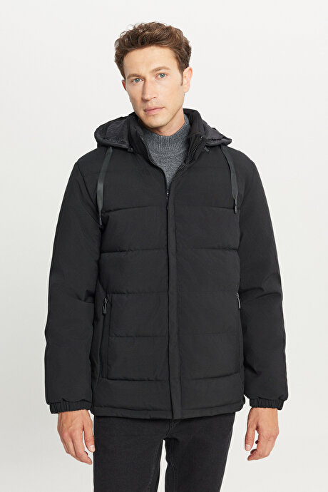 Standart Fit Normal Kesim Dik Yaka Kapüşonlu Yan Cepli Casual Siyah Mont resmi