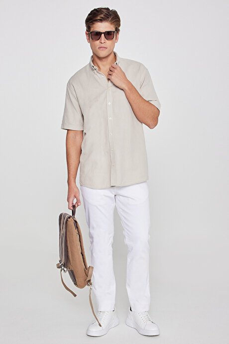 %100 Pamuk Comfort Fit Rahat Kesim Düğmeli Gömlek Yaka Armürlü Bej Gömlek resmi