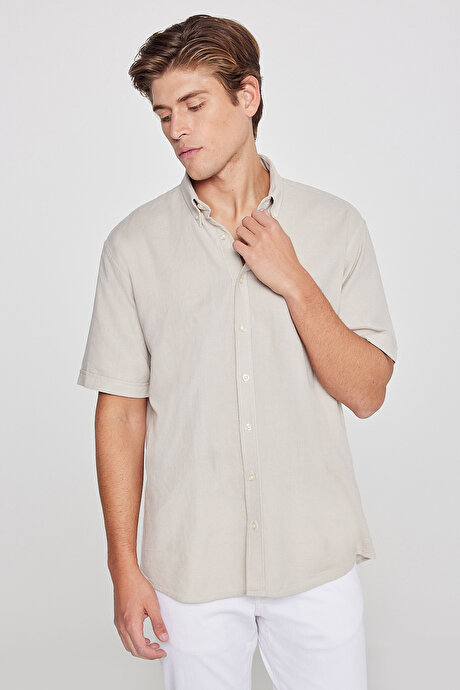 %100 Pamuk Comfort Fit Rahat Kesim Düğmeli Gömlek Yaka Armürlü Bej Gömlek resmi