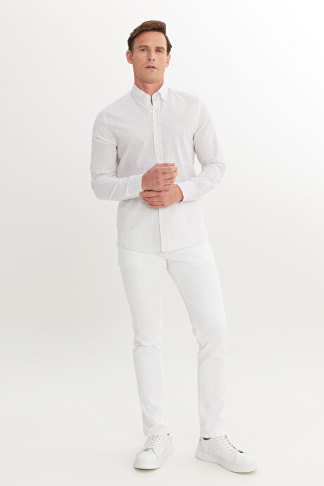 %100 Pamuk Slim Fit Dar Kesim Düğmeli Gömlek Yaka Armürlü Bej Gömlek resmi