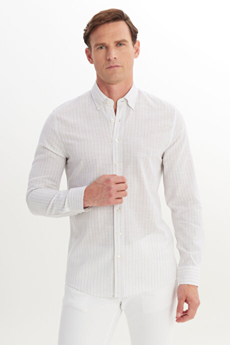 %100 Pamuk Slim Fit Dar Kesim Düğmeli Gömlek Yaka Armürlü Bej Gömlek resmi