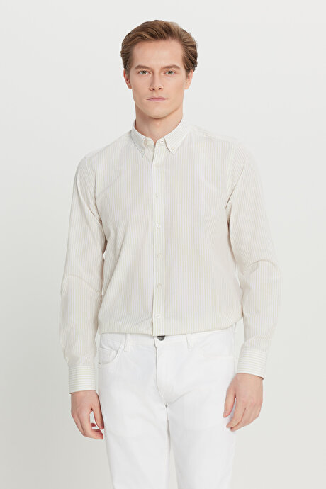 Pamuklu Tailored Slim Fit Dar Kesim Düğmeli Gömlek Yaka Çizgili Beyaz-Bej Gömlek resmi