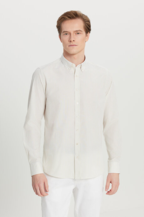 Pamuklu Tailored Slim Fit Dar Kesim Düğmeli Gömlek Yaka Çizgili Beyaz-Bej Gömlek resmi