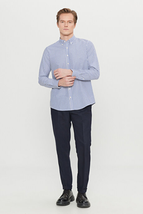 Pamuklu Tailored Slim Fit Dar Kesim Düğmeli Gömlek Yaka Çizgili Beyaz-Lacivert Gömlek resmi