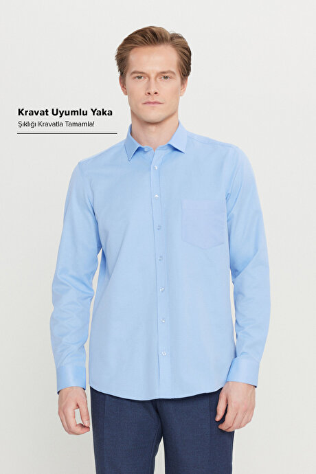 Pamuklu Tailored Slim Fit Dar Kesim Klasik Yaka Armürlü Cepli Açık Mavi Gömlek resmi