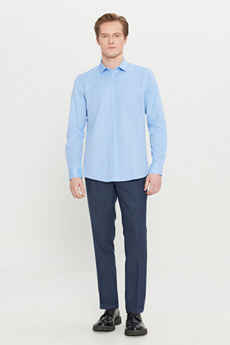 Pamuklu Tailored Slim Fit Dar Kesim Klasik Yaka Armürlü Cepli Açık Mavi Gömlek resmi