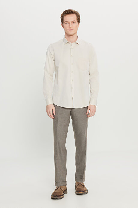 Pamuklu Tailored Slim Fit Dar Kesim Klasik Yaka Armürlü Cepli Bej GömlekETE020261591BEJ