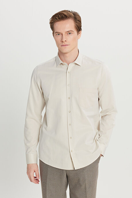 Pamuklu Tailored Slim Fit Dar Kesim Klasik Yaka Armürlü Cepli Bej Gömlek resmi