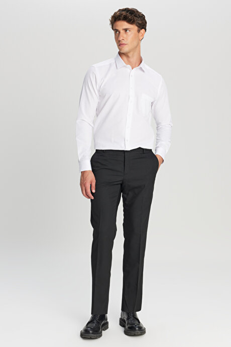 Pamuklu Tailored Slim Fit Dar Kesim Klasik Yaka Armürlü Cepli Beyaz Gömlek resmi