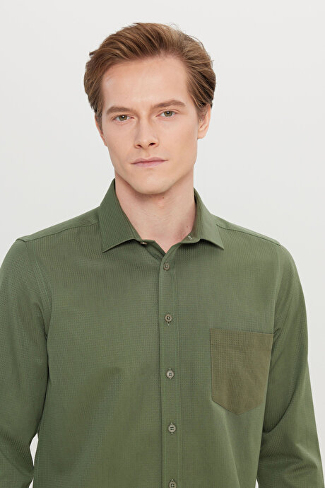 Pamuklu Tailored Slim Fit Dar Kesim Klasik Yaka Armürlü Cepli Haki Gömlek resmi