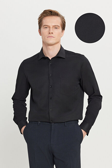 Pamuklu Tailored Slim Fit Dar Kesim Klasik Yaka Armürlü Cepli Siyah Gömlek resmi