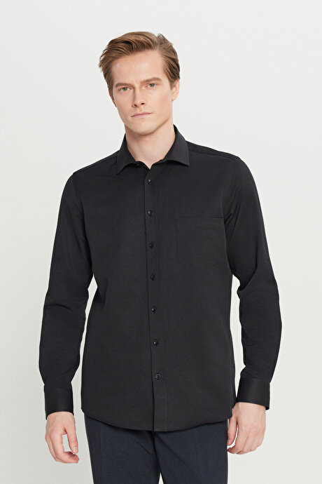 Pamuklu Tailored Slim Fit Dar Kesim Klasik Yaka Armürlü Cepli Siyah Gömlek resmi