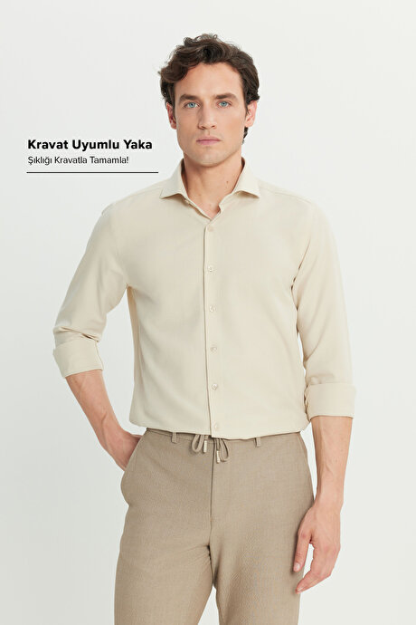 Tailored Slim Fit Dar Kesim Küçük İtalyan Yaka Armürlü Oxford Bej Gömlek resmi