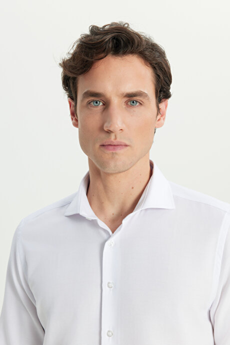 Tailored Slim Fit Dar Kesim Küçük İtalyan Yaka Armürlü Oxford Beyaz Gömlek resmi