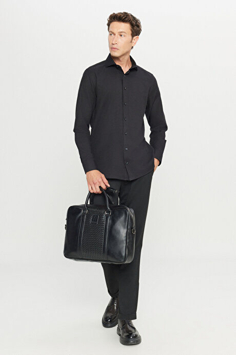 Tailored Slim Fit Dar Kesim Küçük İtalyan Yaka Armürlü Oxford Siyah Gömlek resmi