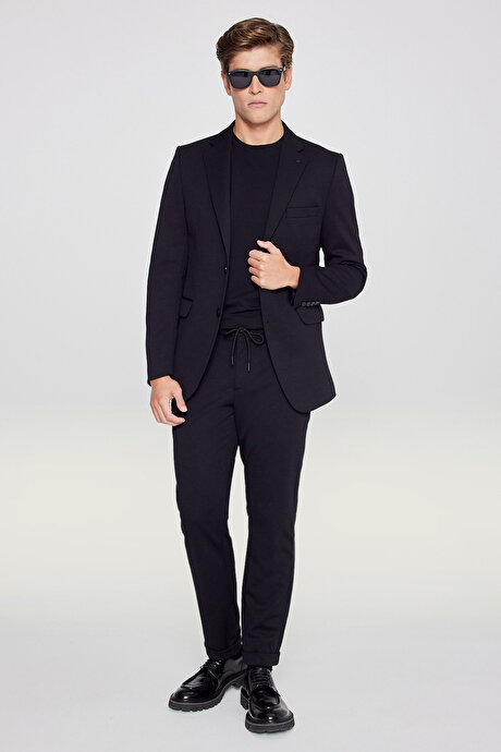 Slim Fit Dar Kesim Mono Yaka Beli Bağlamalı Kapak Cepli Esnek Siyah Takım Elbise resmi