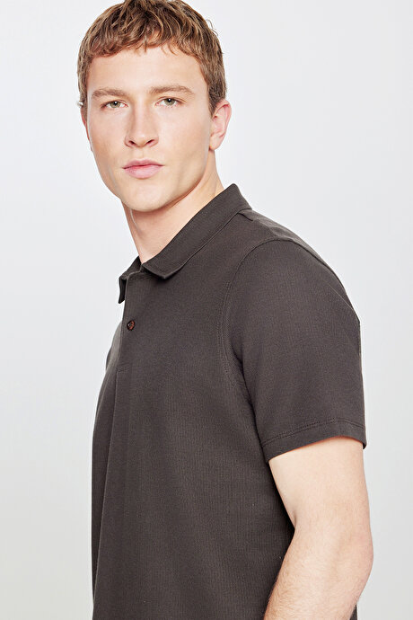 %100 Pamuk Slim Fit Dar Kesim Polo Yaka Jakarlı Triko Acı Kahve Tişört resmi