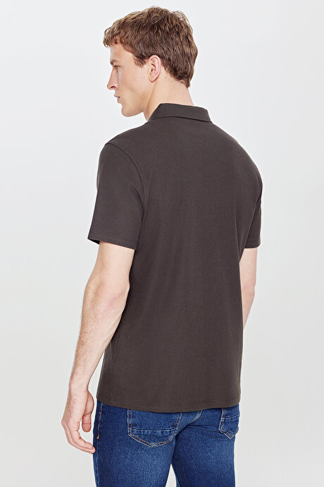 %100 Pamuk Slim Fit Dar Kesim Polo Yaka Jakarlı Triko Acı Kahve Tişört resmi