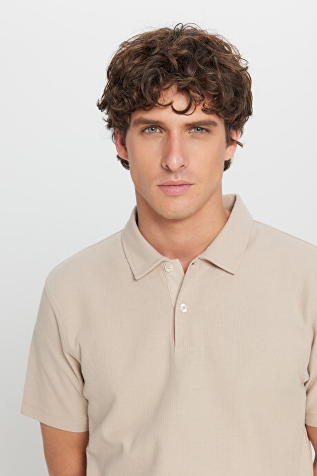 %100 Pamuk Slim Fit Dar Kesim Polo Yaka Jakarlı Triko Bej Tişört resmi