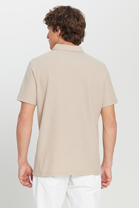 %100 Pamuk Slim Fit Dar Kesim Polo Yaka Jakarlı Triko Bej Tişört resmi