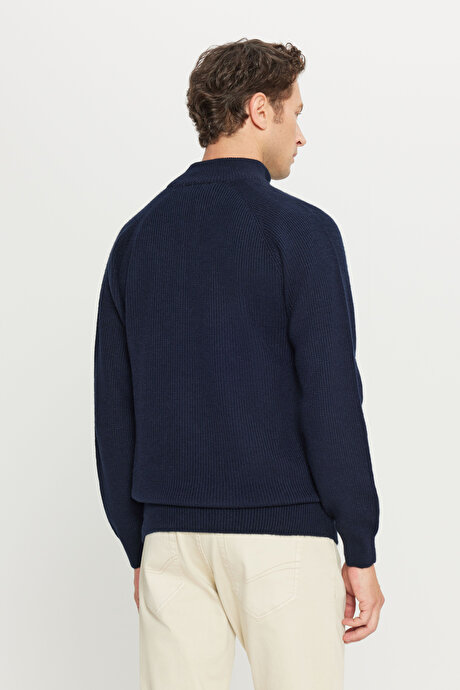 Standart Fit Normal Kesim Bato Yaka Triko Lacivert Kazak resmi