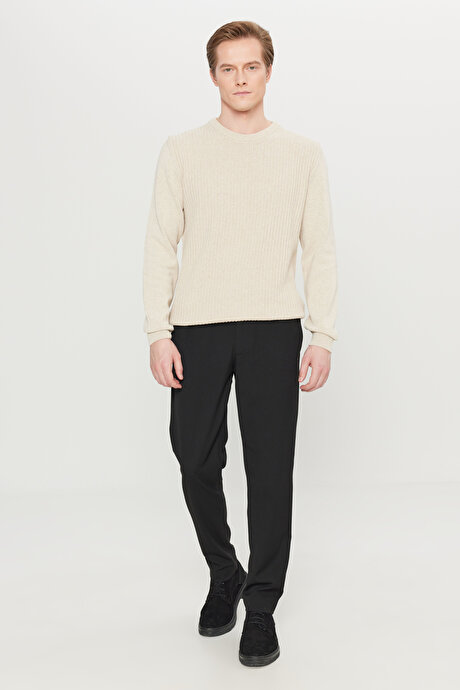 Pamuklu Standart Fit Normal Kesim Bisiklet Yaka Jakarlı Triko Açık Bej Kazak resmi