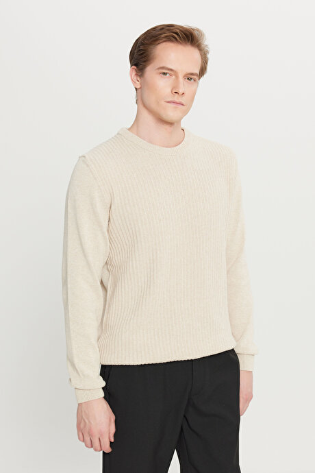 Pamuklu Standart Fit Normal Kesim Bisiklet Yaka Jakarlı Triko Açık Bej Kazak resmi