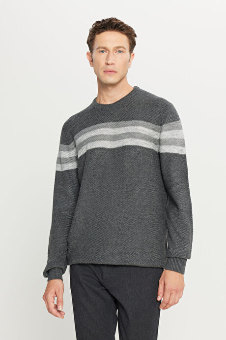 Standart Fit Normal Kesim Bisiklet Yaka Jakarlı Triko Antrasit-Melanj Kazak resmi