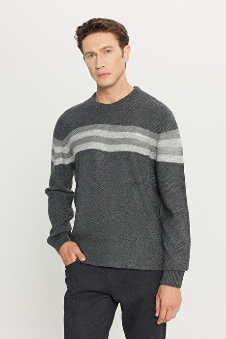 Standart Fit Normal Kesim Bisiklet Yaka Jakarlı Triko Antrasit-Melanj Kazak resmi