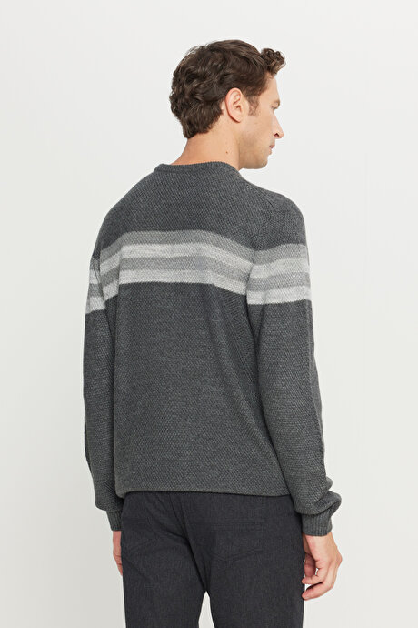 Standart Fit Normal Kesim Bisiklet Yaka Jakarlı Triko Antrasit-Melanj Kazak resmi