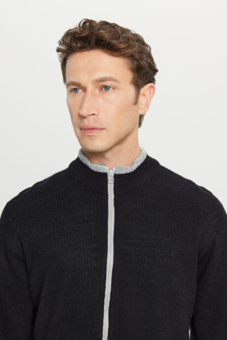 Standart Fit Normal Kesim Dik Yaka Triko Siyah Triko Ceket resmi