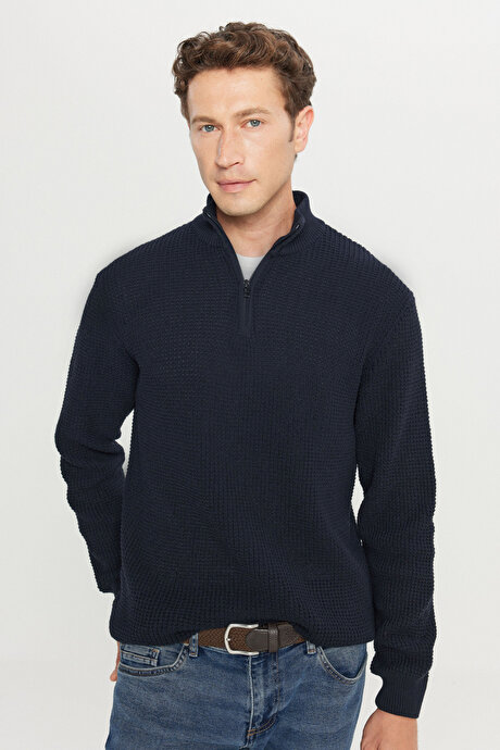 Pamuklu Standart Fit Normal Kesim Bato Yaka Jakarlı Triko Lacivert Kazak resmi